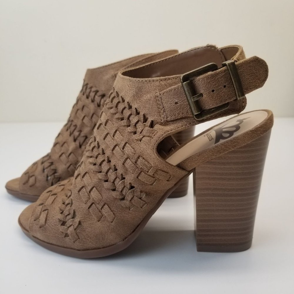 Women’s 6M Shoes Sexy Heels Pumps Tan Fergie New